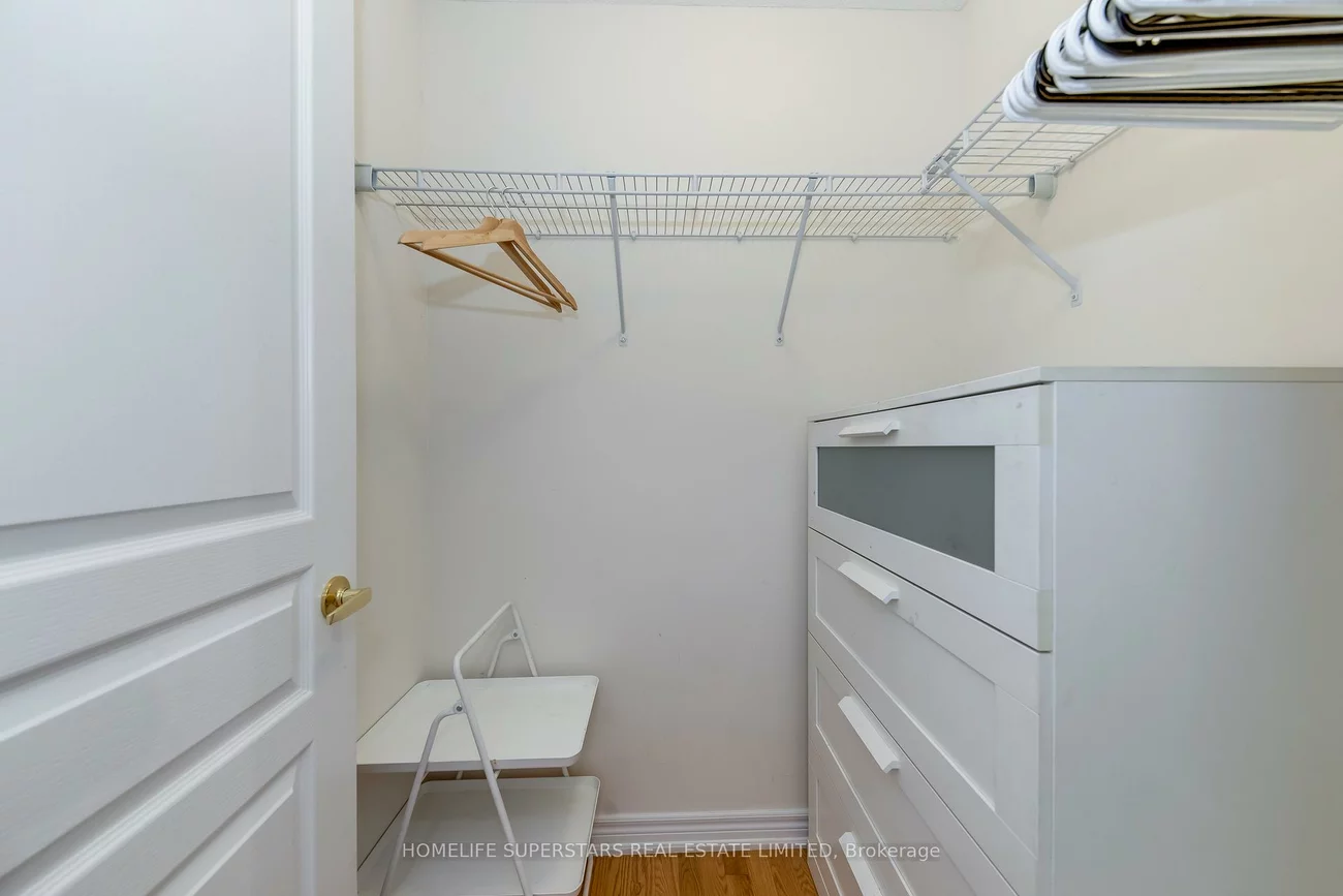 4563, Centretown, Cooksville, Mississauga
