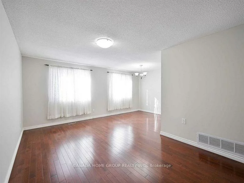 3321, Rhonda, Mississauga Valleys, Mississauga