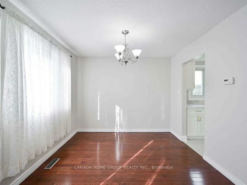 3321, Rhonda, Mississauga Valleys, Mississauga