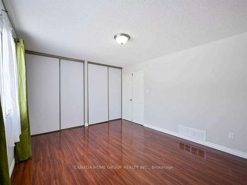 3321, Rhonda, Mississauga Valleys, Mississauga
