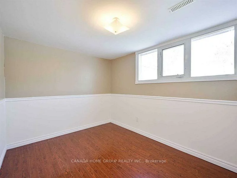 3321, Rhonda, Mississauga Valleys, Mississauga