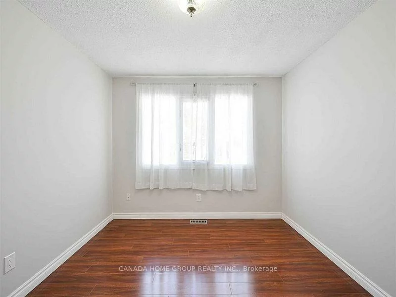 3321, Rhonda, Mississauga Valleys, Mississauga