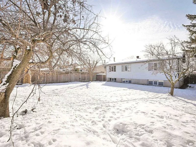 3321, Rhonda, Mississauga Valleys, Mississauga