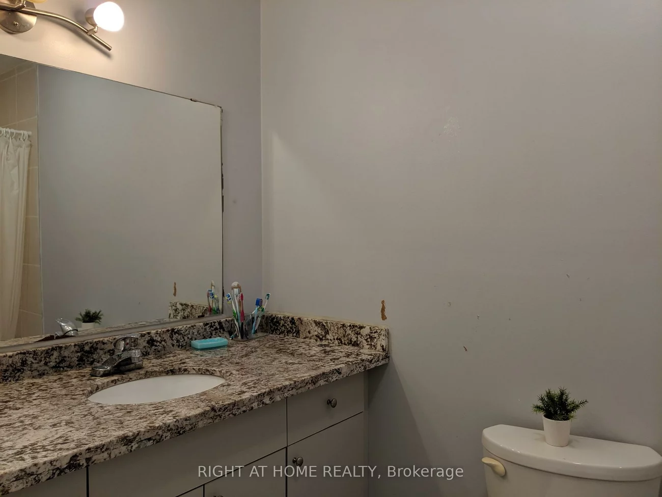 2594, Lundene, Clarkson, Mississauga
