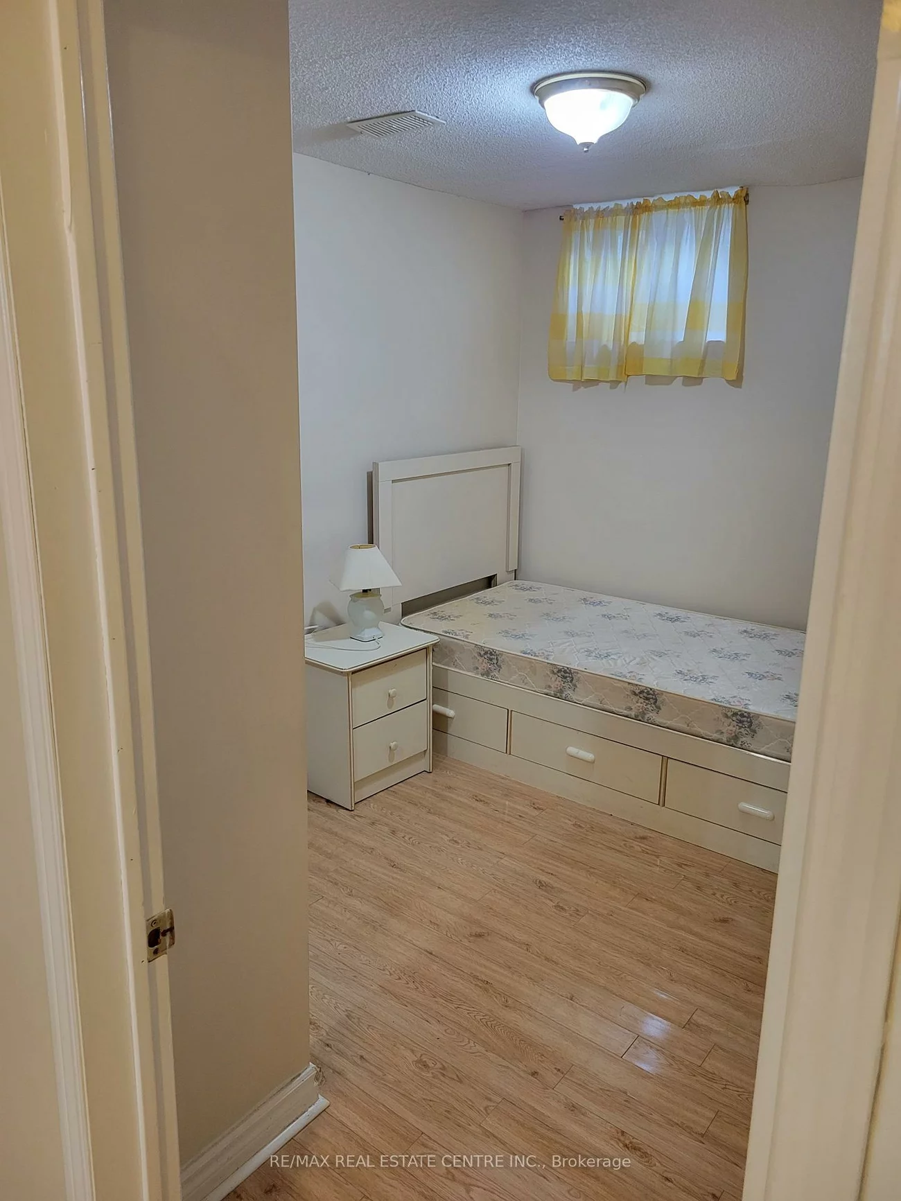 453, Oaktree, Meadowvale Village, Mississauga