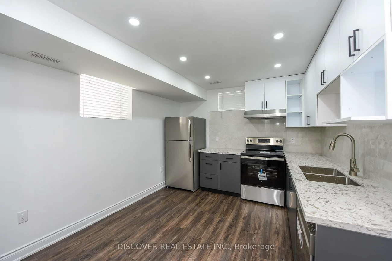 809, Bloor, Applewood, Mississauga