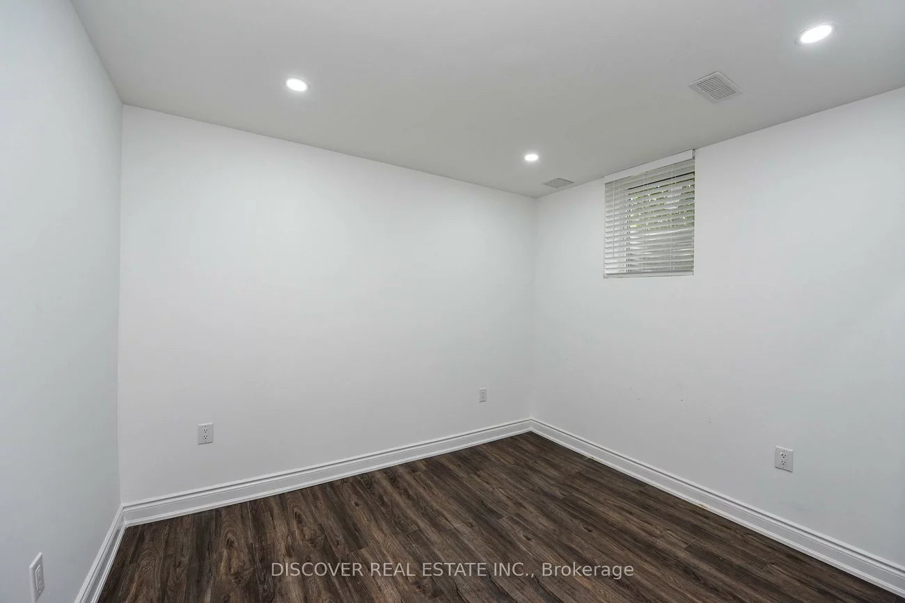 809, Bloor, Applewood, Mississauga