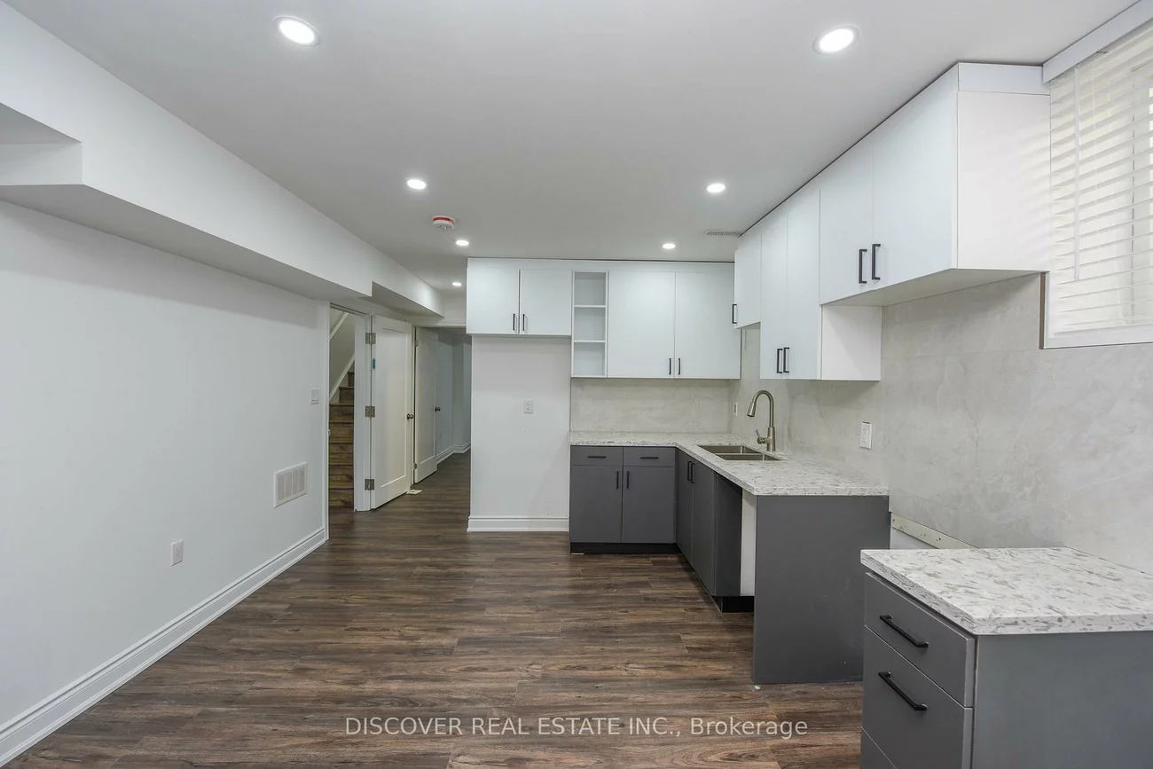809, Bloor, Applewood, Mississauga