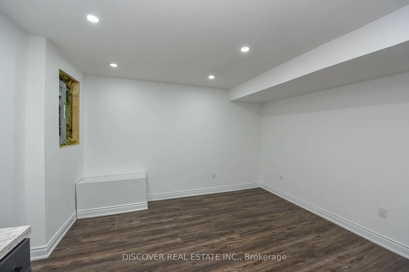 809, Bloor, Applewood, Mississauga