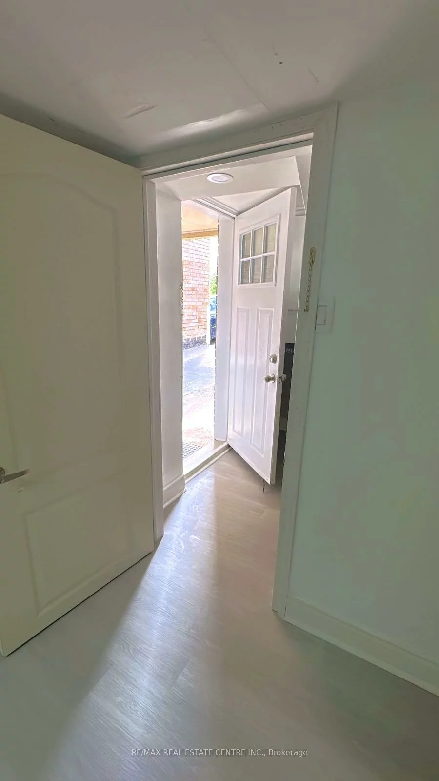 2531, Trident, Cooksville, Mississauga