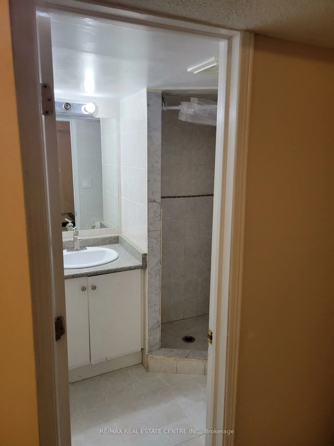 2531, Trident, Cooksville, Mississauga