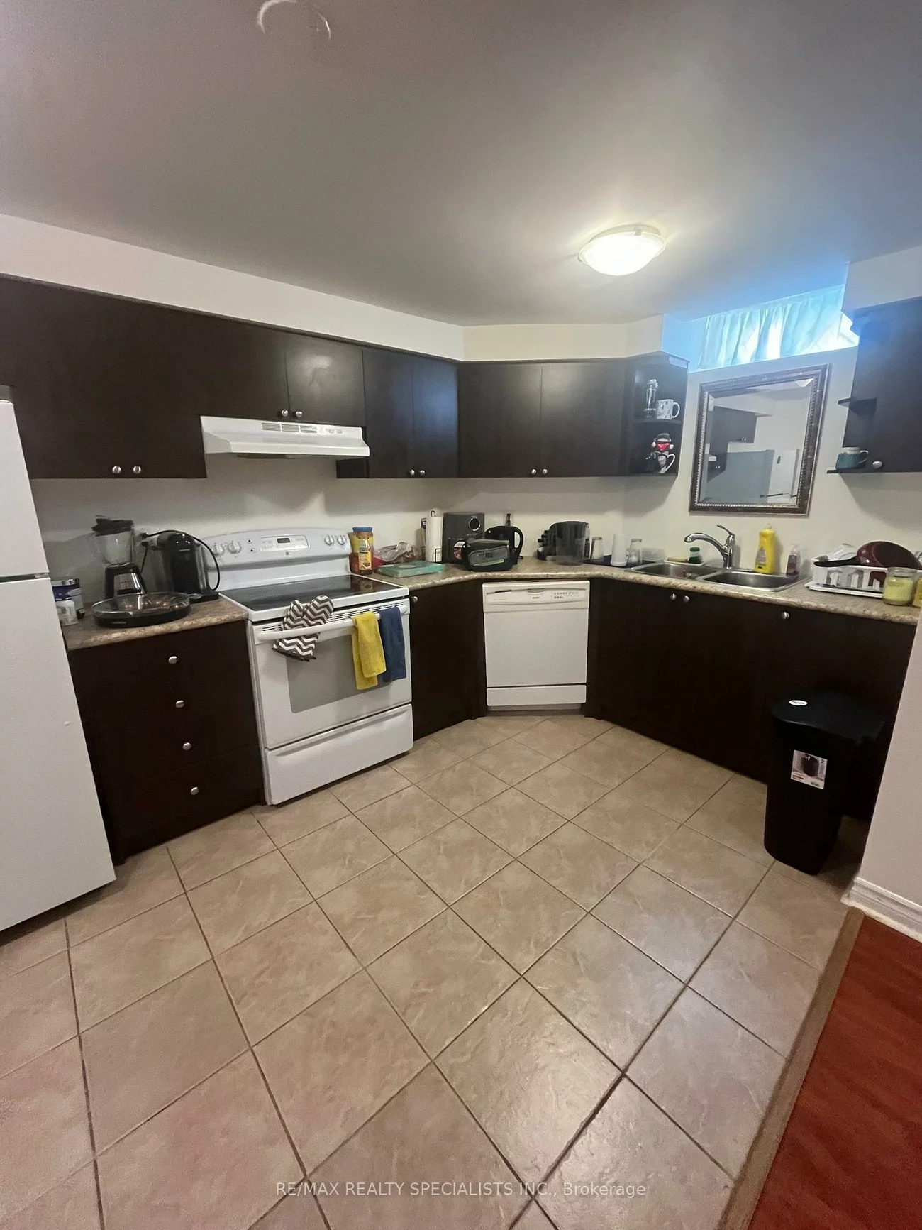 4594, Bismark, Hurontario, Mississauga