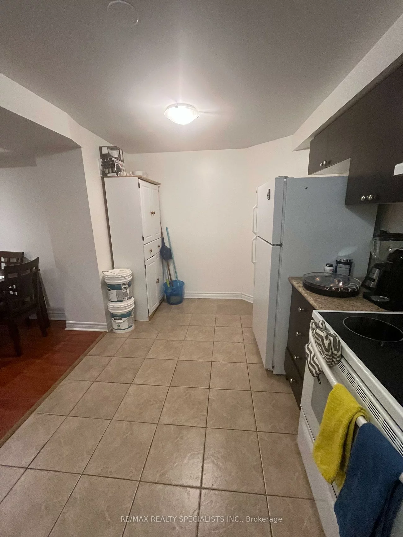 4594, Bismark, Hurontario, Mississauga