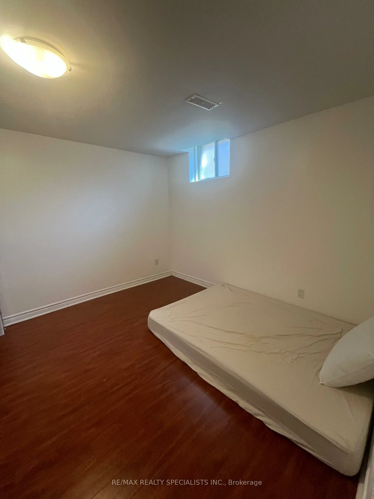 4594, Bismark, Hurontario, Mississauga