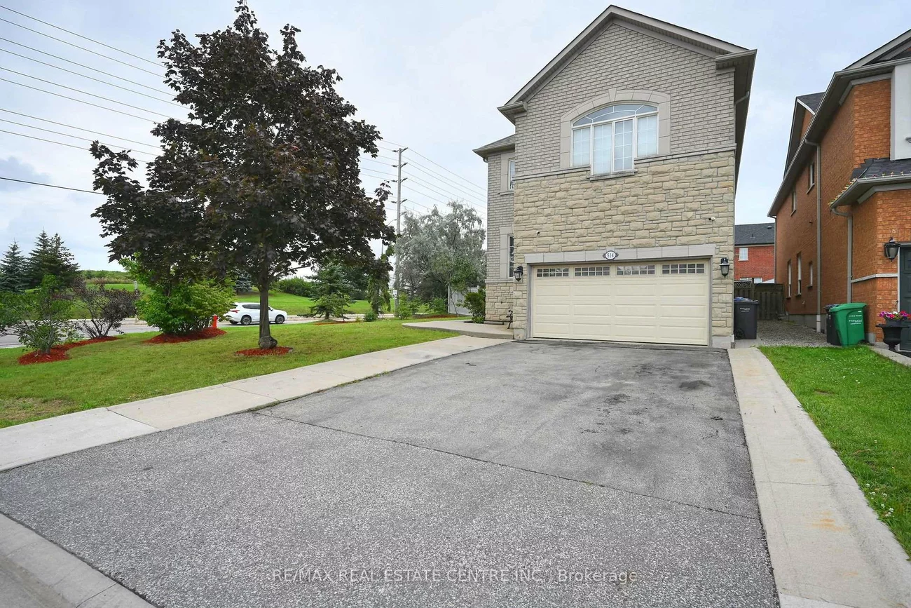 514, Navigator, Meadowvale Village, Mississauga