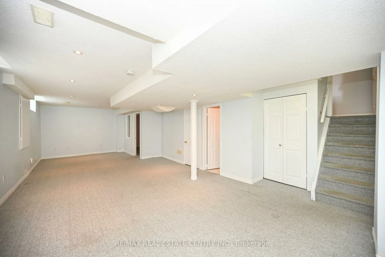 514, Navigator, Meadowvale Village, Mississauga