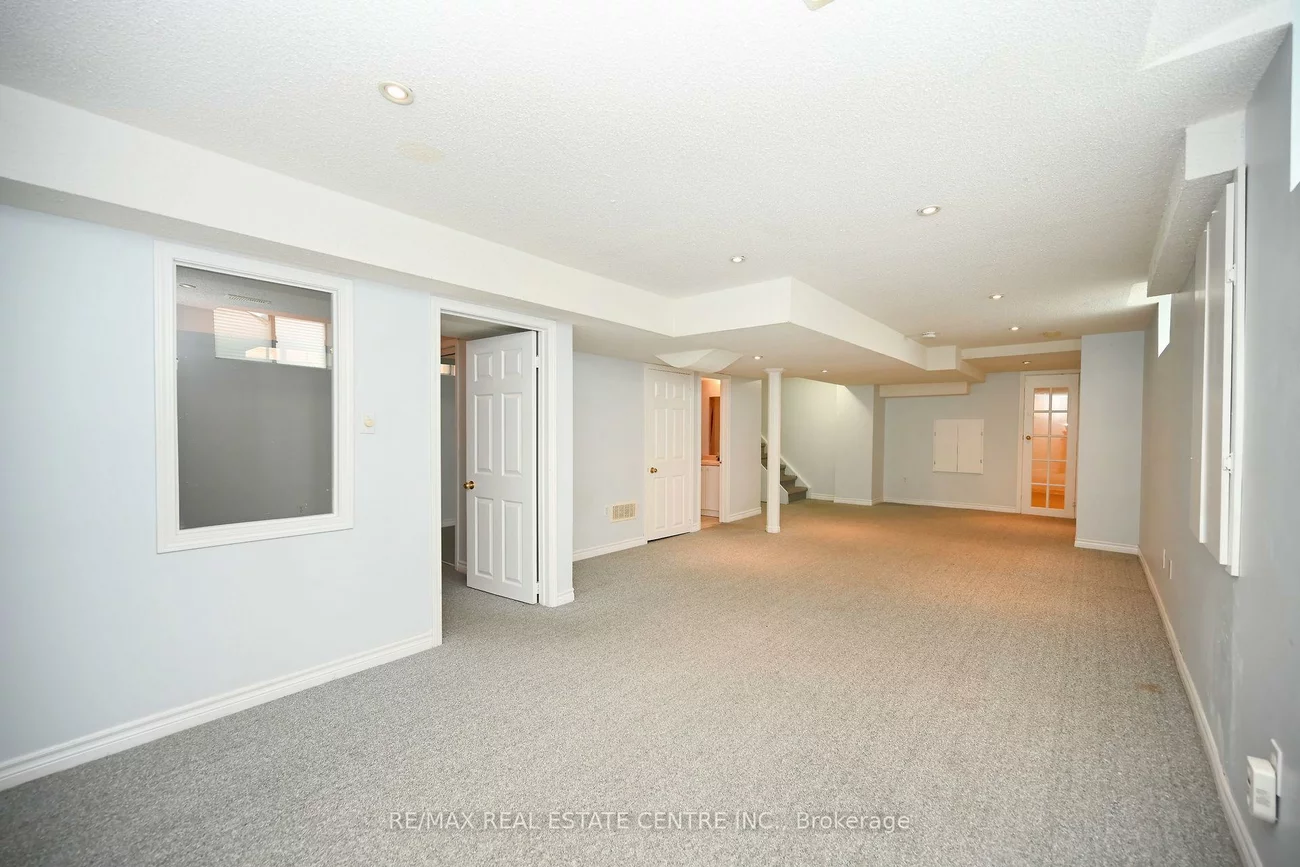 514, Navigator, Meadowvale Village, Mississauga