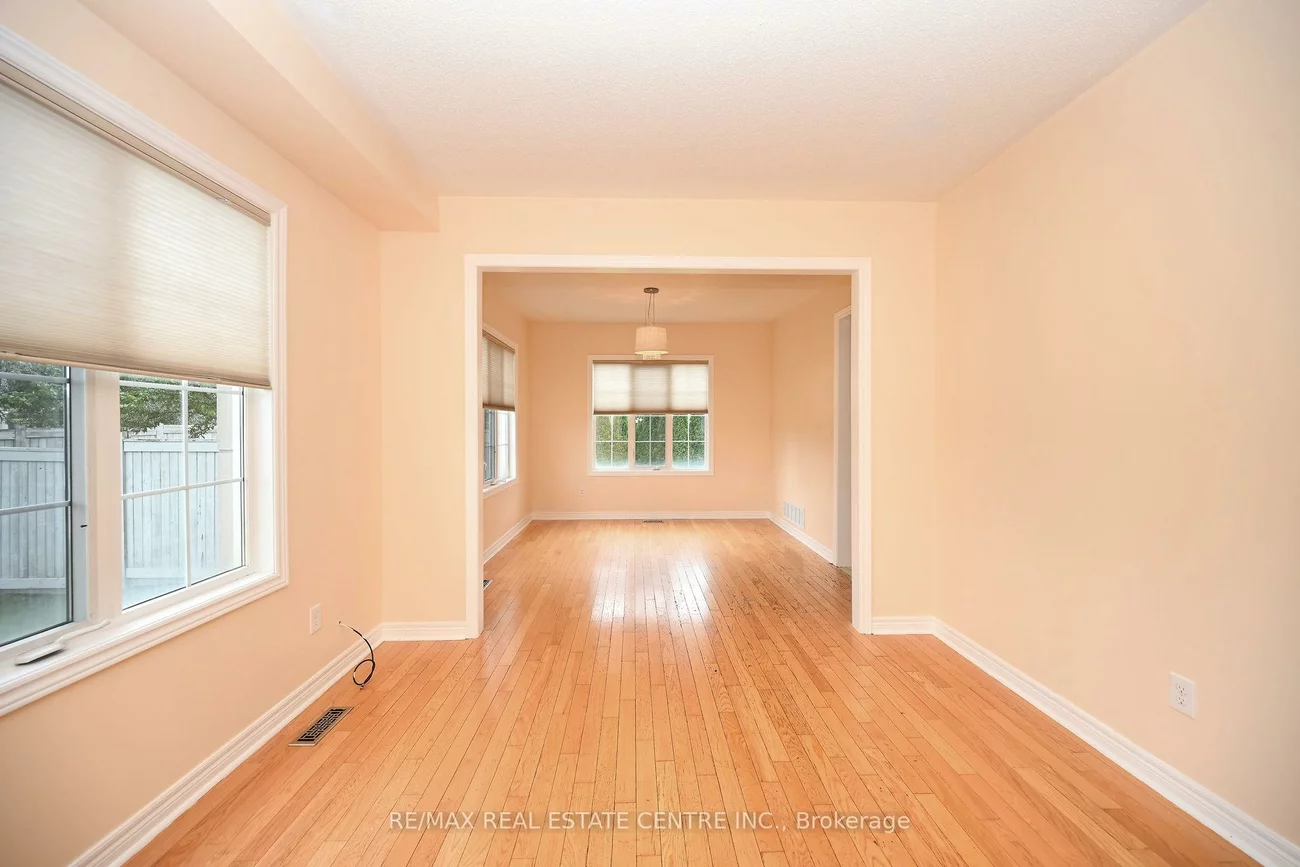 514, Navigator, Meadowvale Village, Mississauga