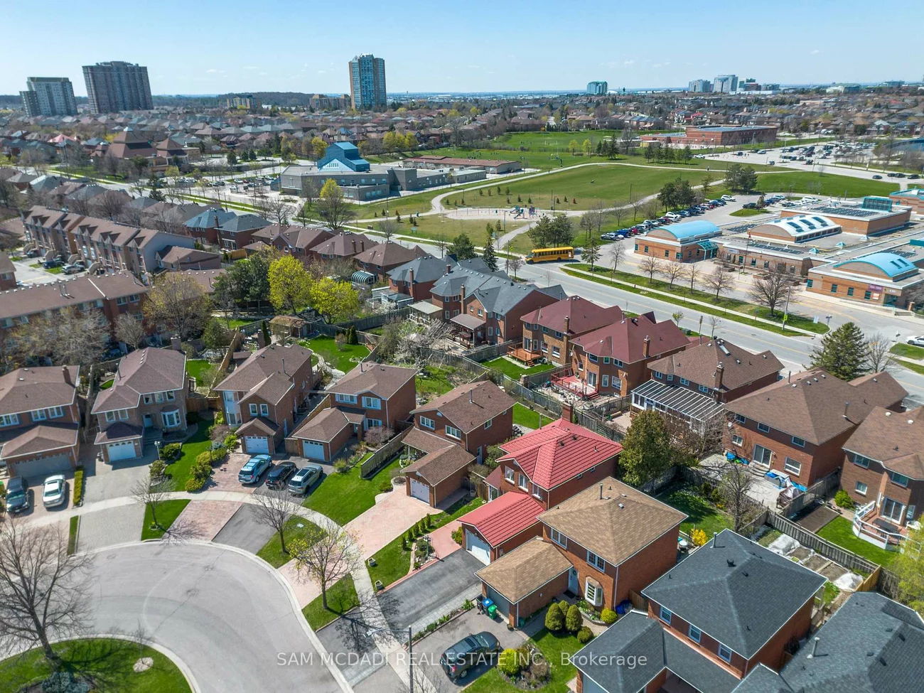 160, Tuscadero, Hurontario, Mississauga