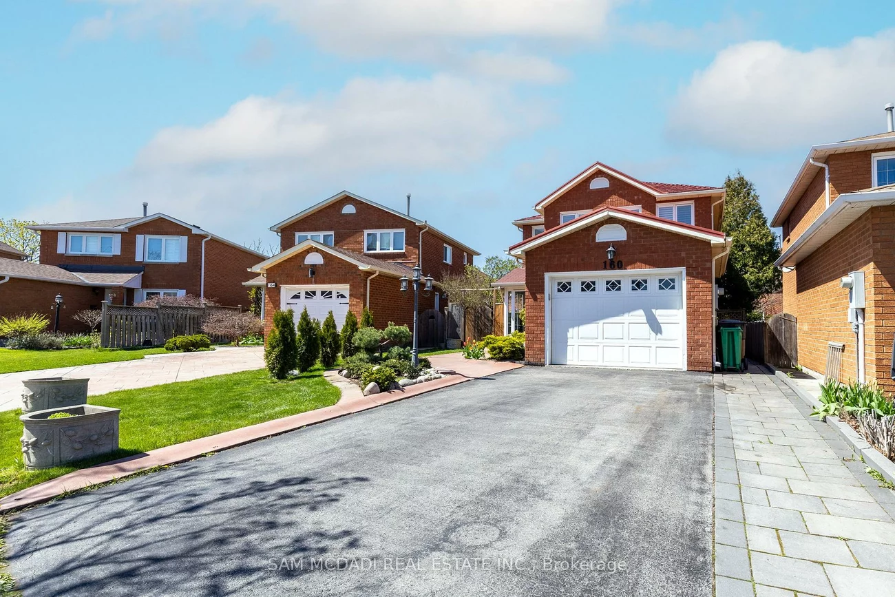 160, Tuscadero, Hurontario, Mississauga