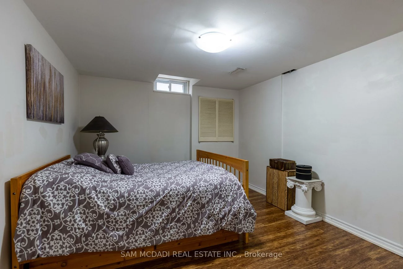 160, Tuscadero, Hurontario, Mississauga