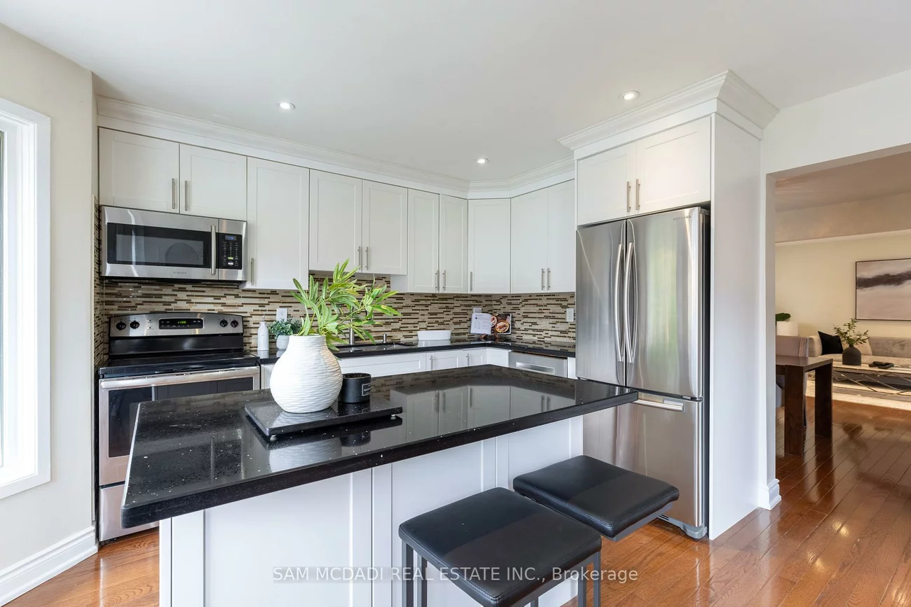 160, Tuscadero, Hurontario, Mississauga