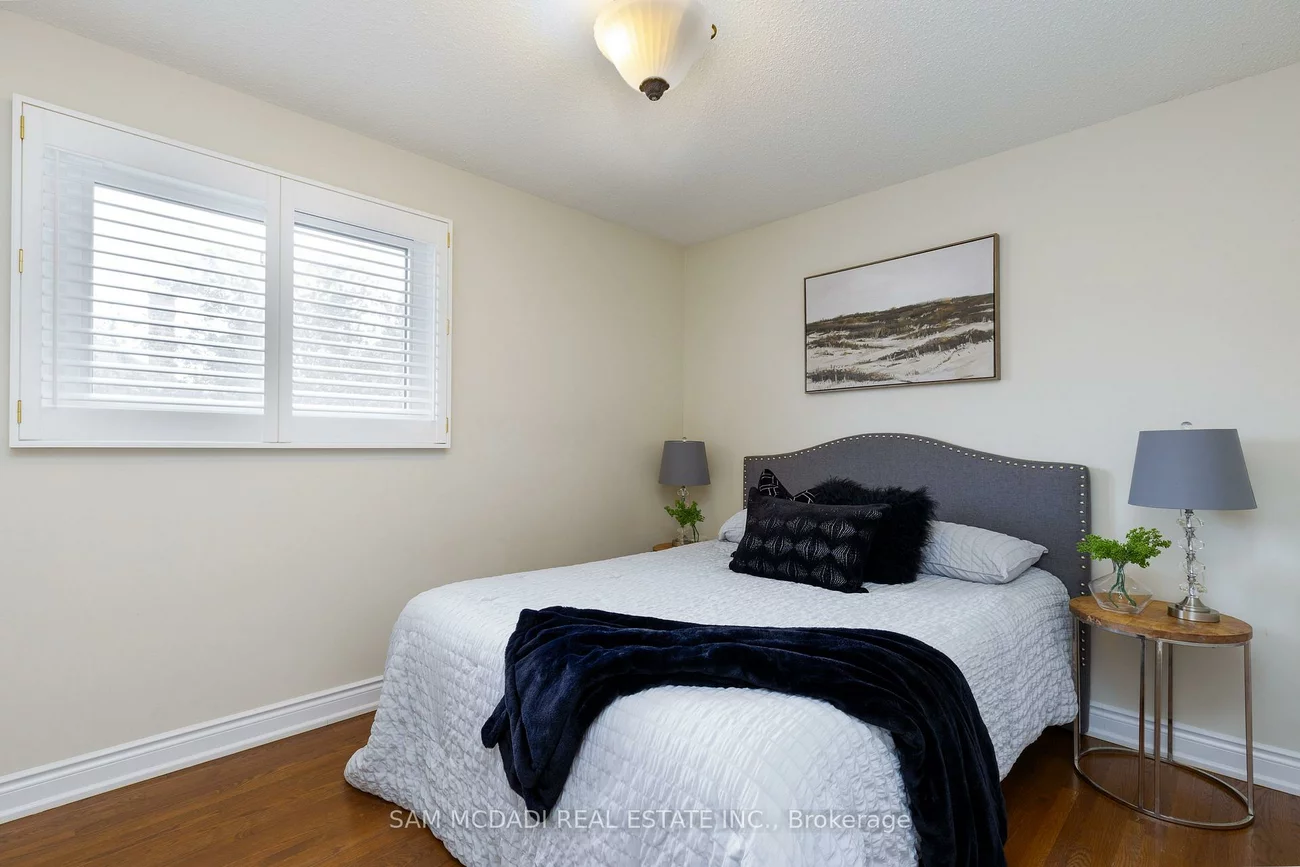 160, Tuscadero, Hurontario, Mississauga
