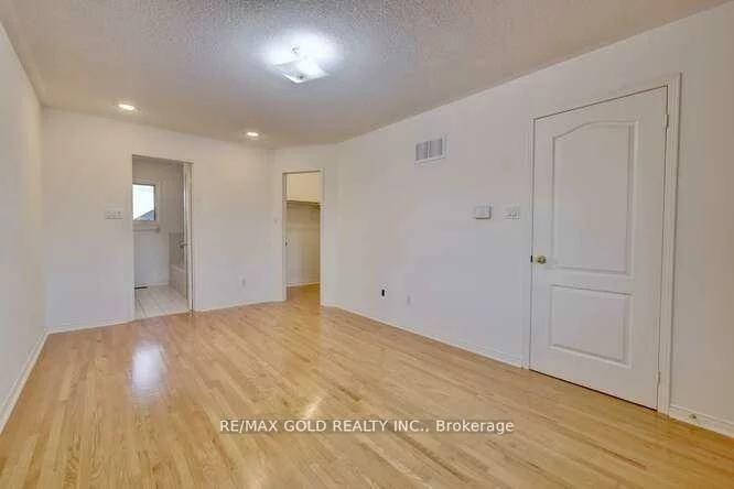 6388, Newcombe, East Credit, Mississauga