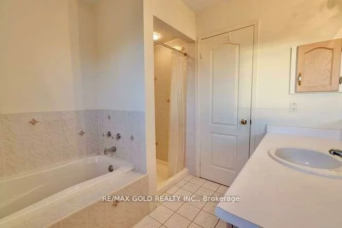 6388, Newcombe, East Credit, Mississauga