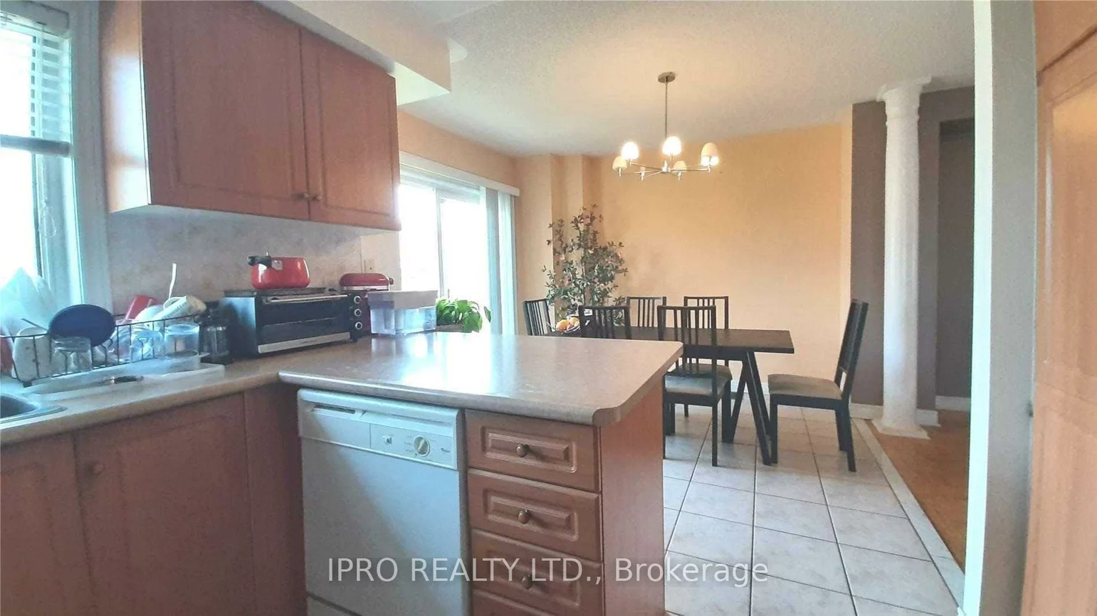 52, Andrika, Hurontario, Mississauga
