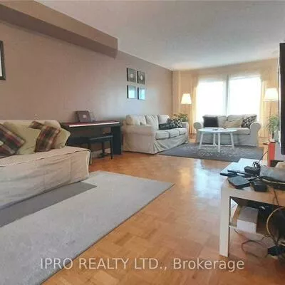 52, Andrika, Hurontario, Mississauga