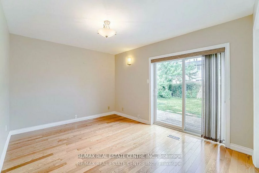 3385, Ellengale, Erindale, Mississauga