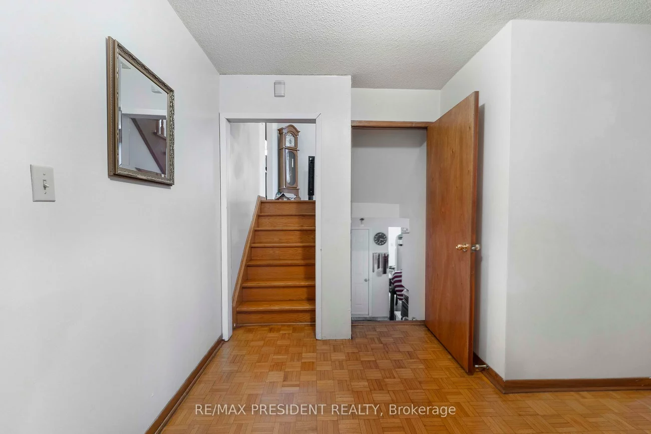 3952, Longo, Malton, Mississauga