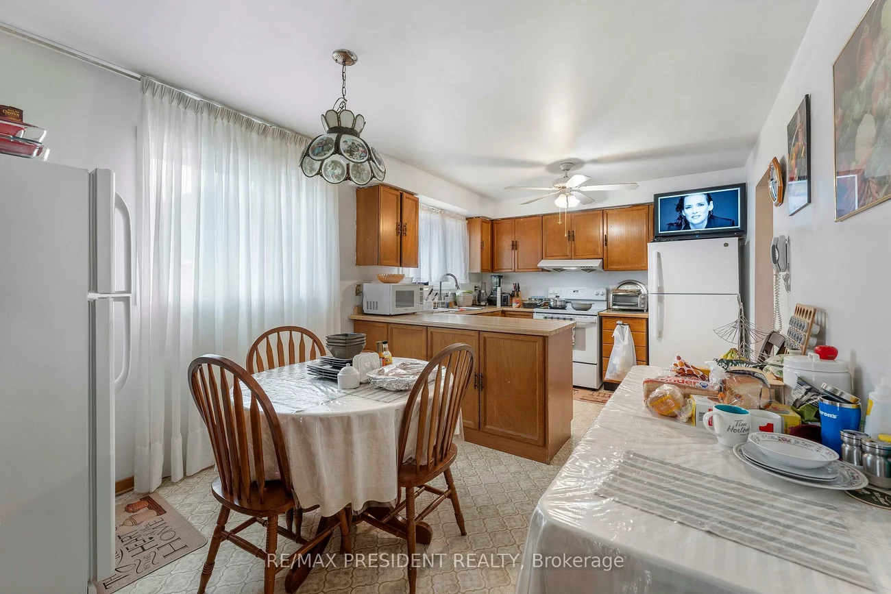 3952, Longo, Malton, Mississauga
