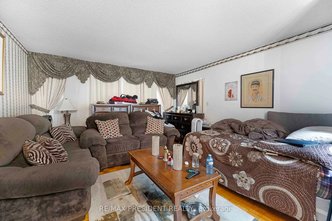 3952, Longo, Malton, Mississauga