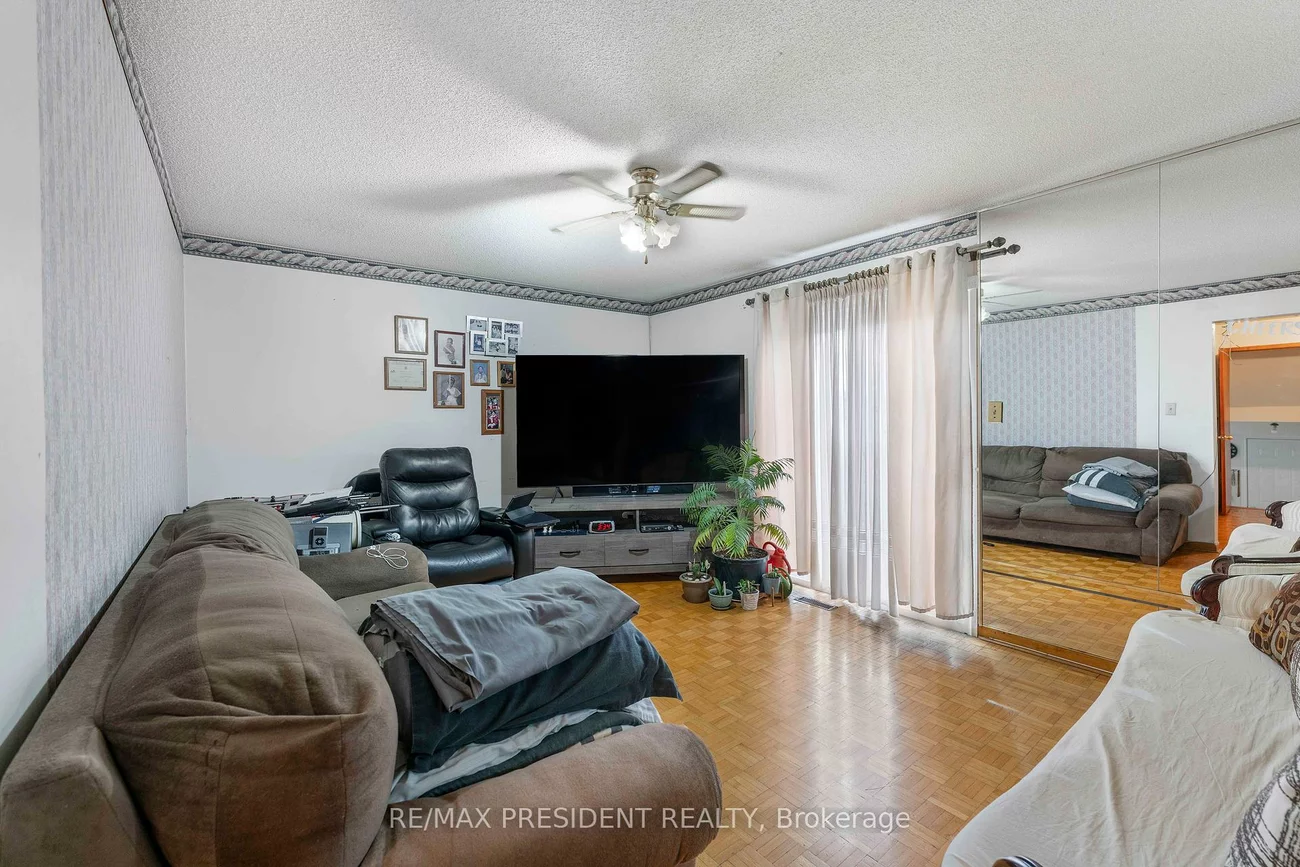 3952, Longo, Malton, Mississauga