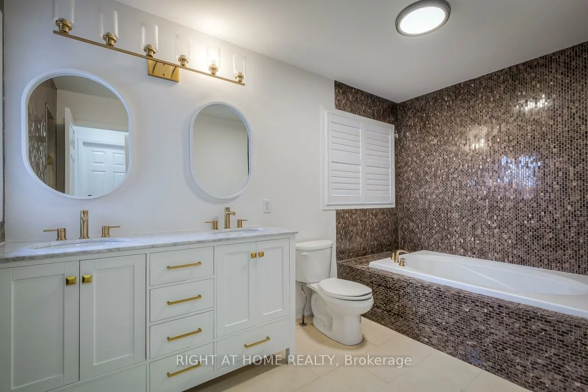 7401, Village, Meadowvale Village, Mississauga