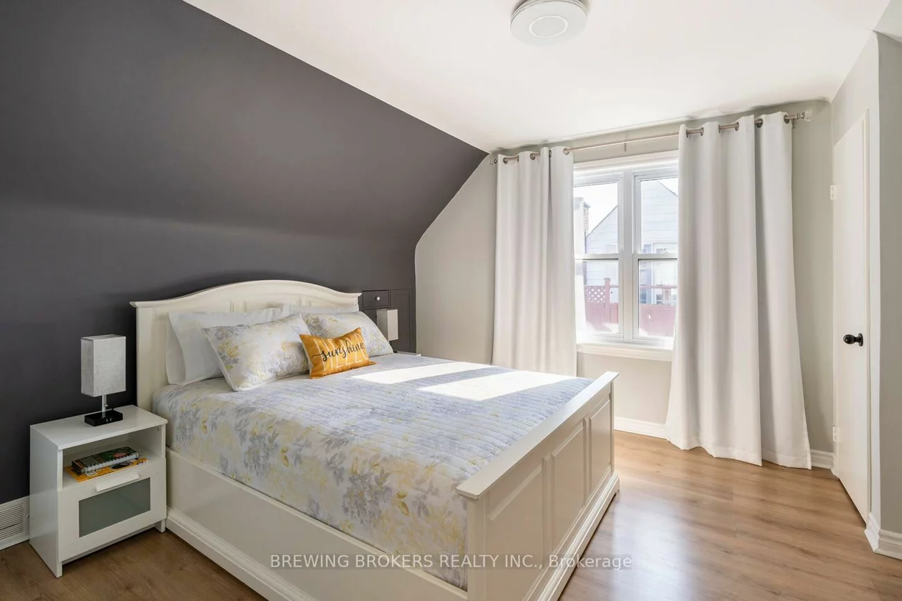 1536, Applewood, Lakeview, Mississauga