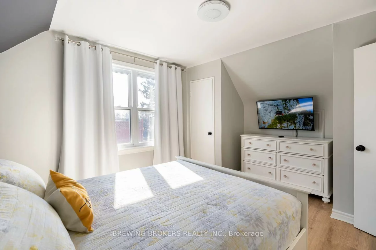 1536, Applewood, Lakeview, Mississauga