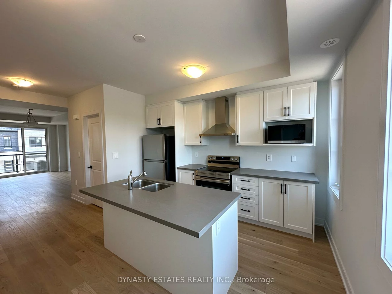 5947, Saigon, East Credit, Mississauga