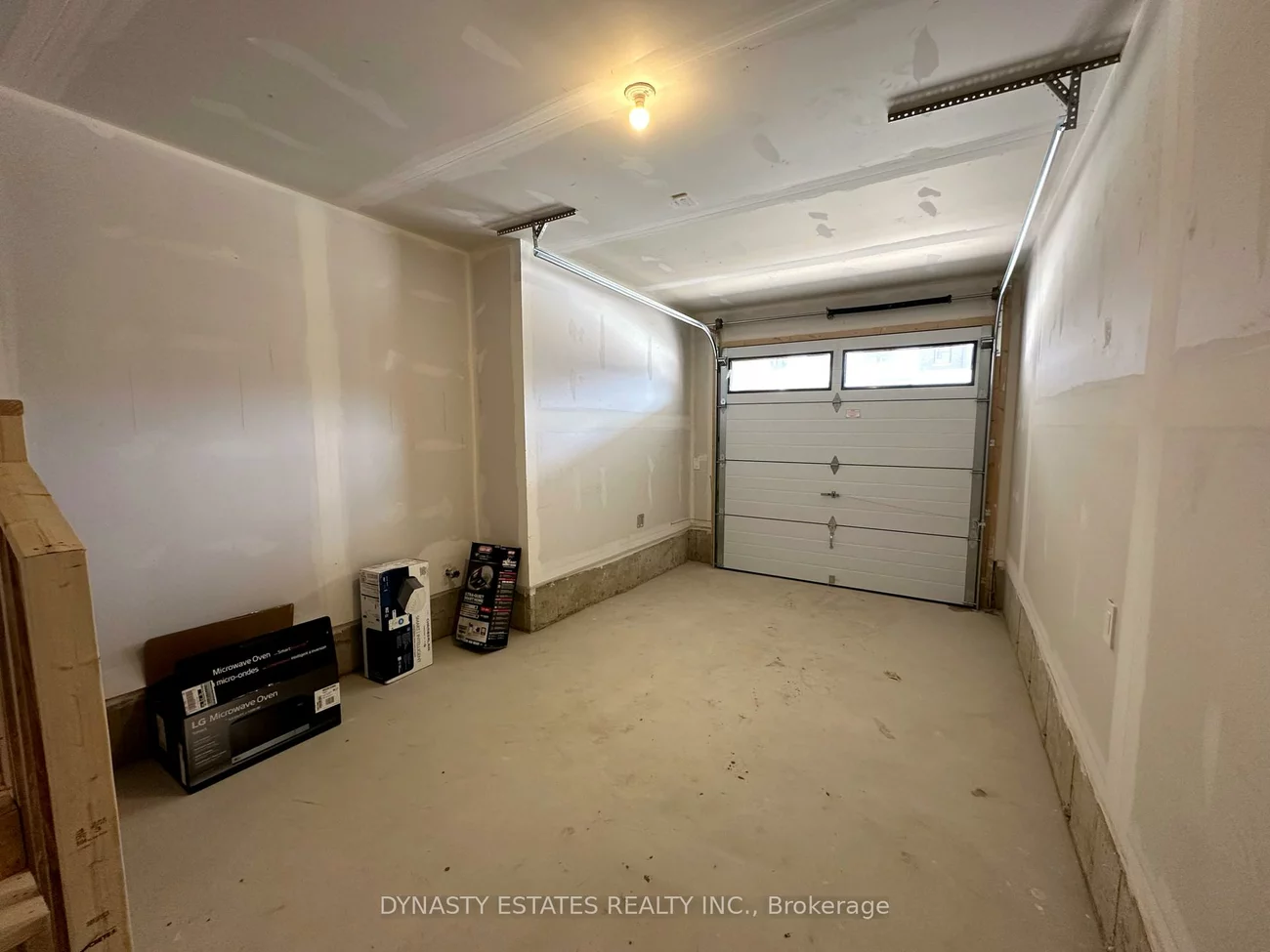 5947, Saigon, East Credit, Mississauga