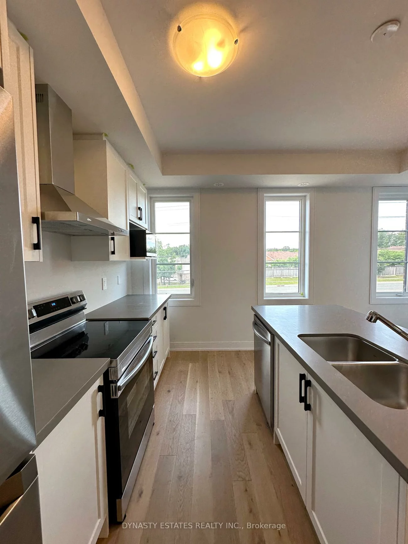 5947, Saigon, East Credit, Mississauga