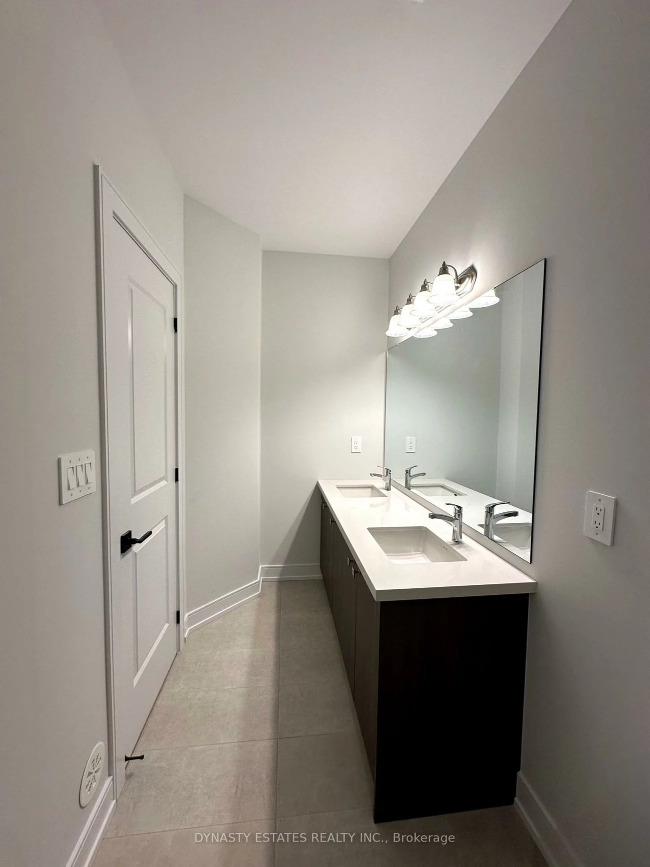 5947, Saigon, East Credit, Mississauga
