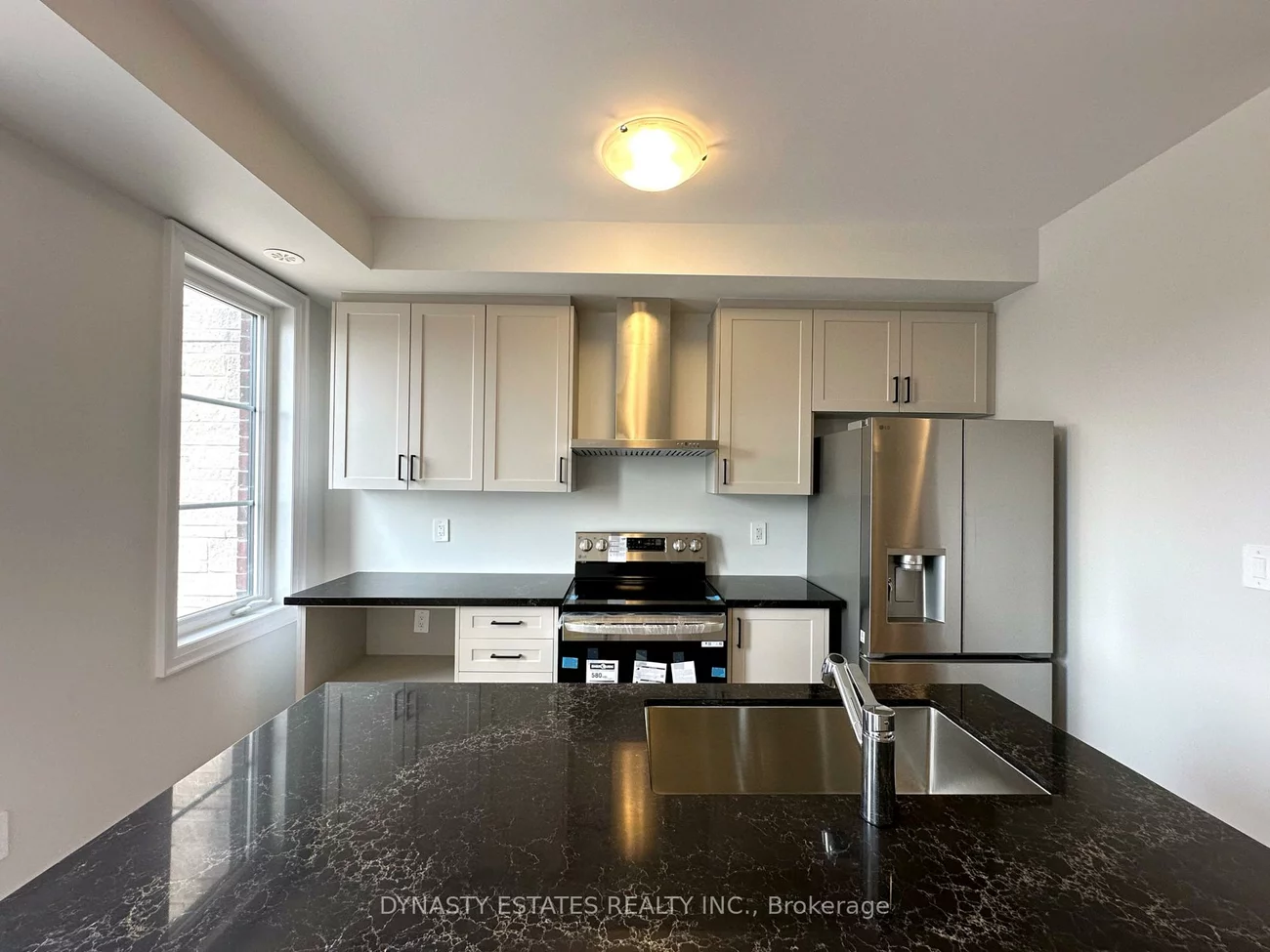 5945, Saigon, East Credit, Mississauga