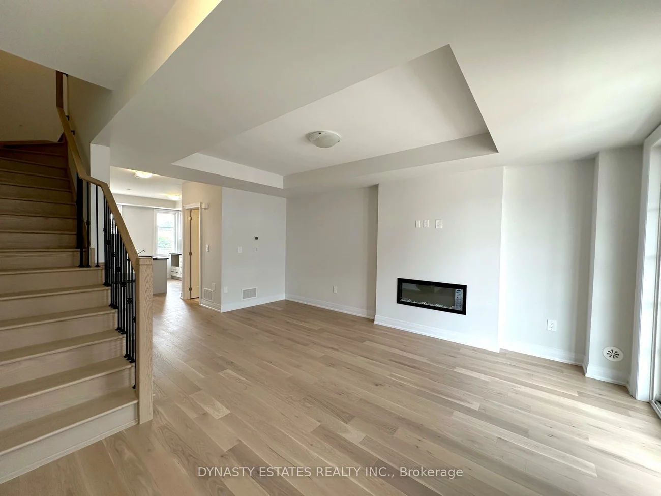 5945, Saigon, East Credit, Mississauga