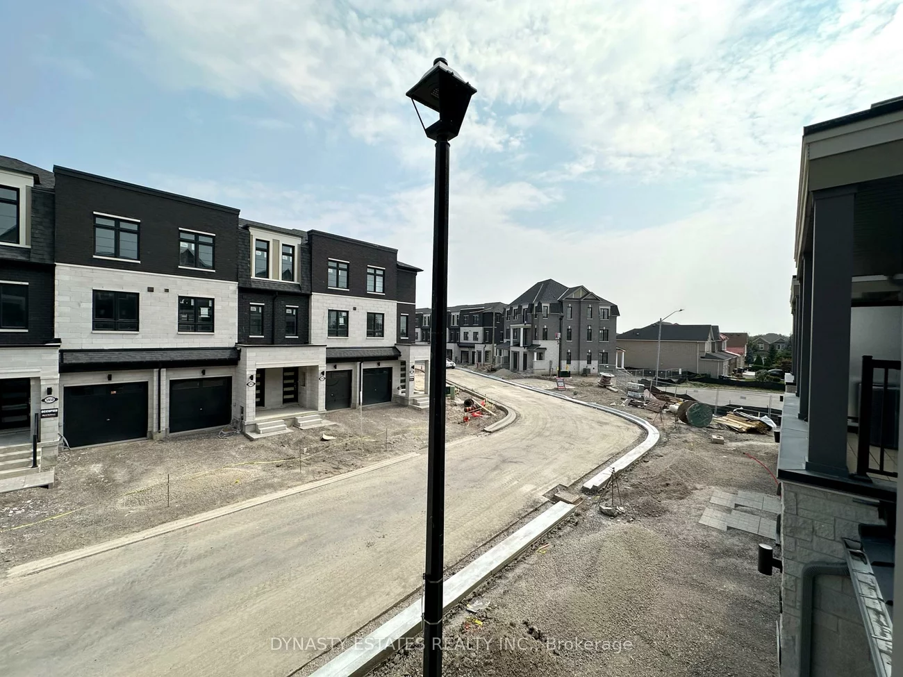 5945, Saigon, East Credit, Mississauga