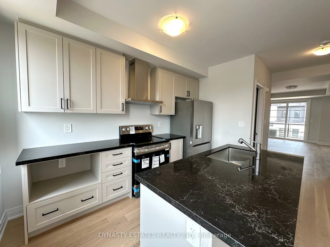 5945, Saigon, East Credit, Mississauga