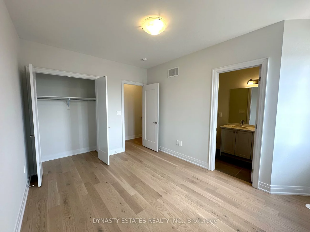 5945, Saigon, East Credit, Mississauga