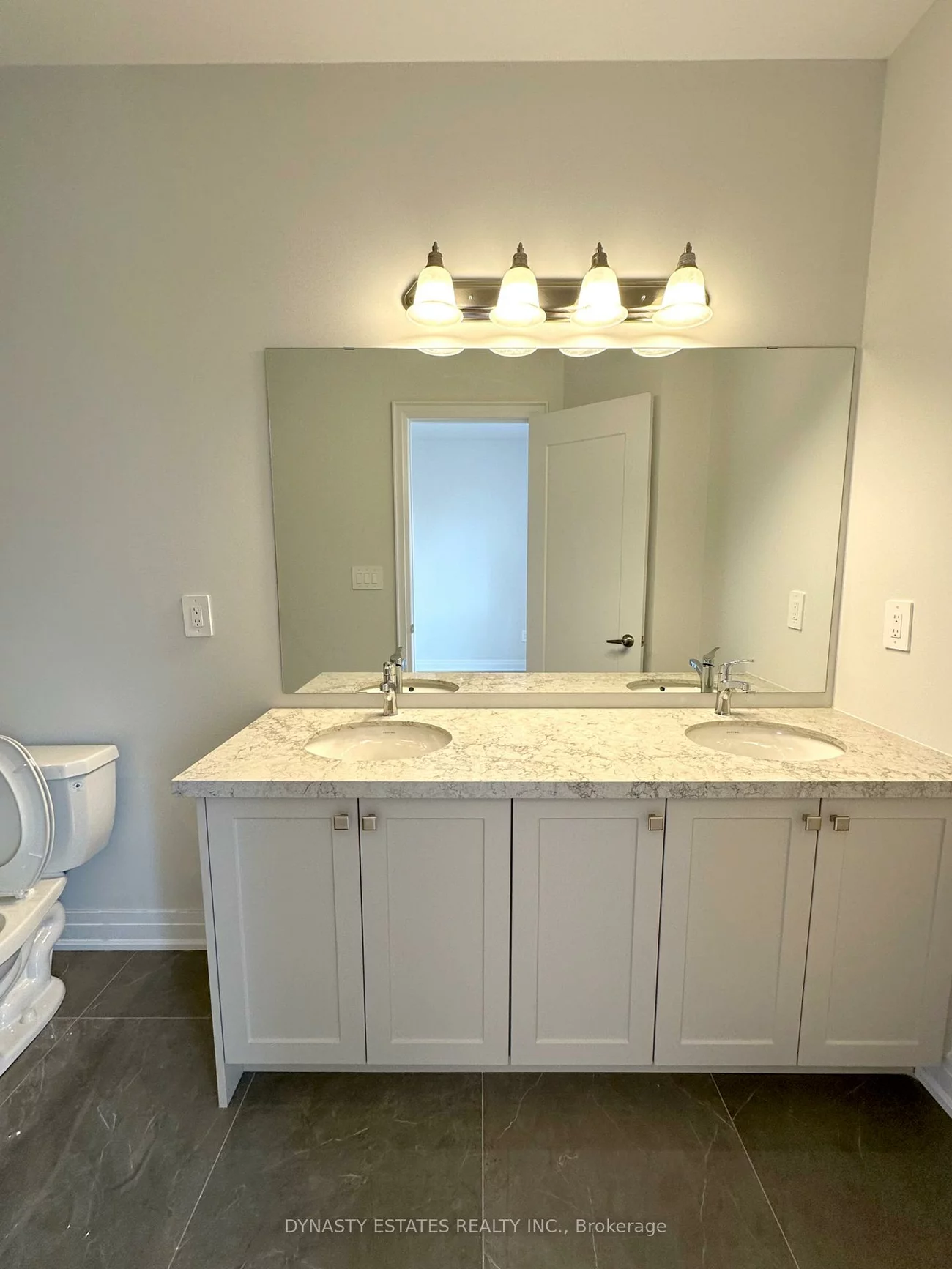 5945, Saigon, East Credit, Mississauga