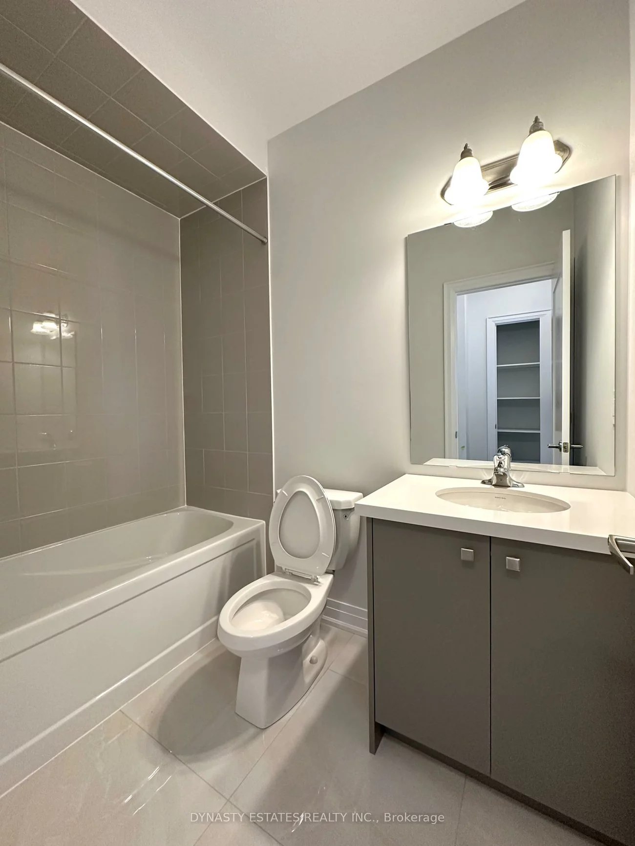 5945, Saigon, East Credit, Mississauga